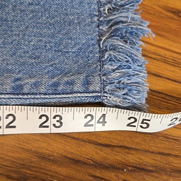 3X1 Distressed/ RawHemmed Cropped Jeans Sz 31 - Picture 14 of 14